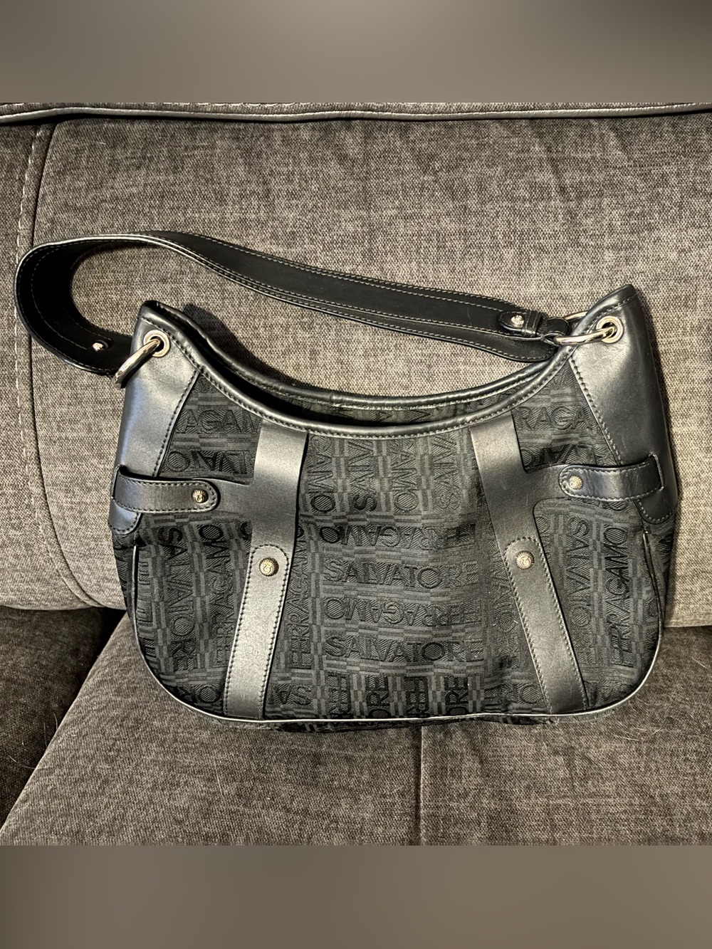 Vintage Salvatore Ferragamo Black Shoulder Bag FJ-21 8882 Canvas Leather Ladies